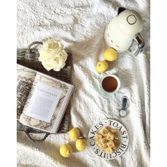 Smeg KLF03CRUK Kettle, Cream