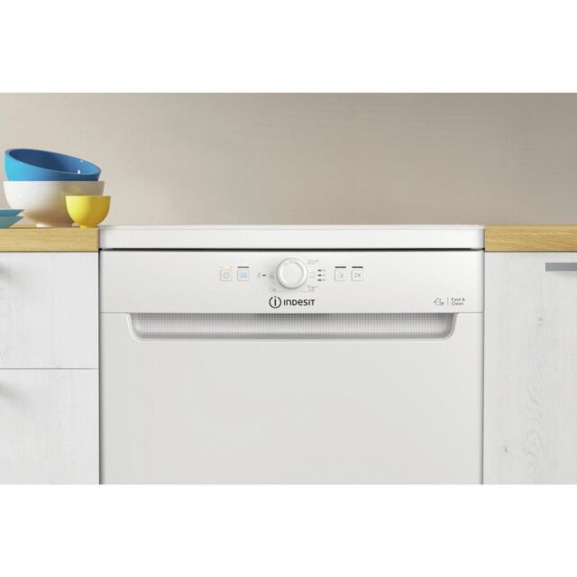Indesit Dishwasher: full size, white colour - D2F HK26  UK