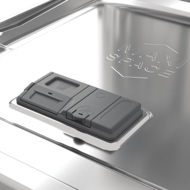 Hotpoint H7FHP43XUK Freestanding 60cm Dishwasher with 15 Place Settings - Stainless Steel