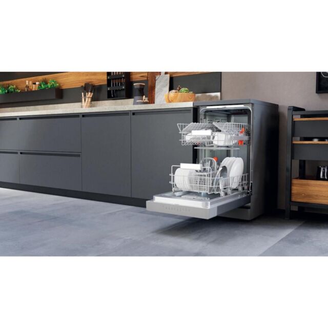 Hotpoint HSFO 3T223 W X UK N Slimline Dishwasher - Stainless Steel