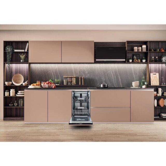 Hotpoint HP4ID11CS80UK Built-In 45cm Slimline Dishwasher with 10 Place Settings