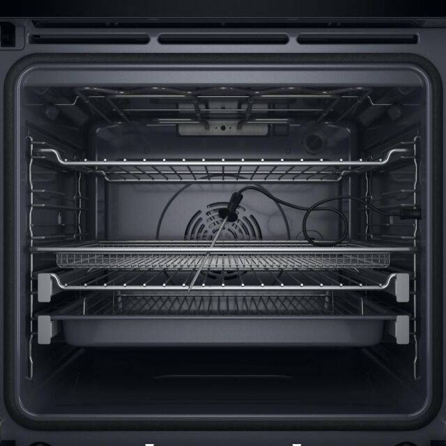 Hotpoint HOI68PPT2SBUK Built-In Single Pyrolytic Oven with ActiveMultiflow and Air Fry - Black