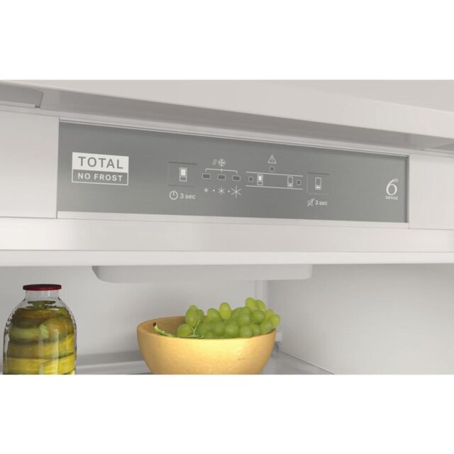 Whirlpool WHC20 T322 UK Built-In Fridge Freezer