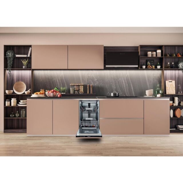 Hotpoint HP6IC11BS7LA0UK Integrated 45cm Slimline Dishwasher