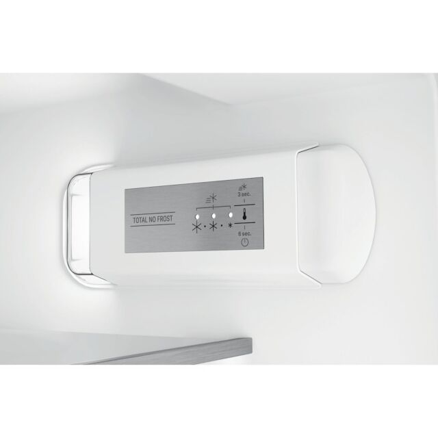 Hotpoint HTC18T112 Integrated Frost Free Fridge Freezer