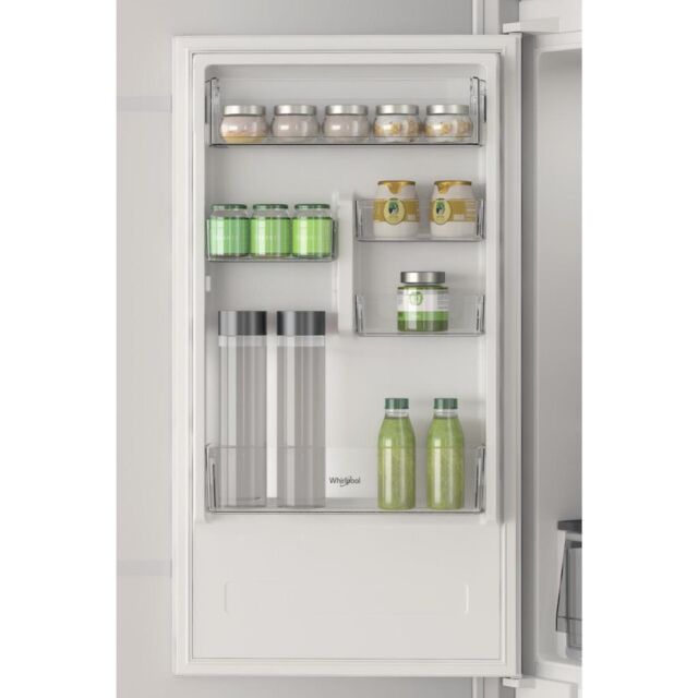 Whirlpool WHC18 T322 UK Built-In Fridge Freezer