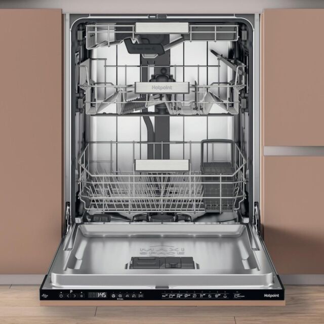Hotpoint H8I HP42 L UK Hydroforce 60cm Integrated Dishwasher