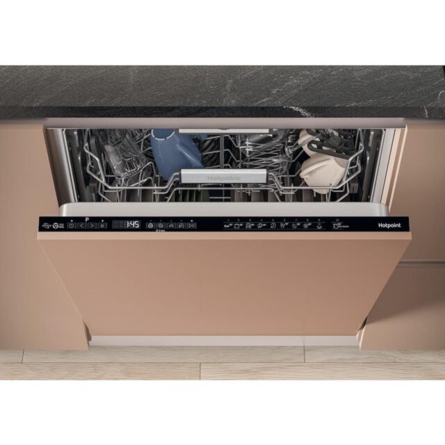 Hotpoint H7I HP42 L UK Built-In 15 Place Setting Dishwasher