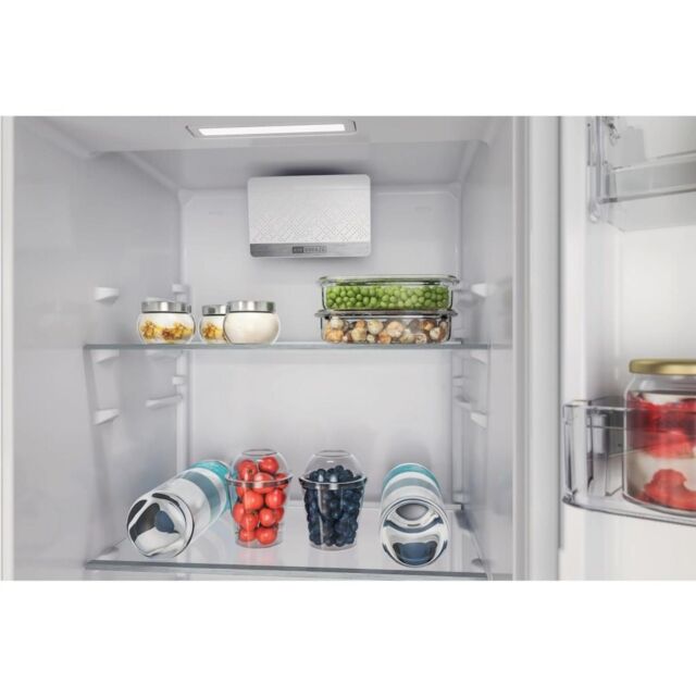 Whirlpool WHSD18A033C1 Integrated Fridge