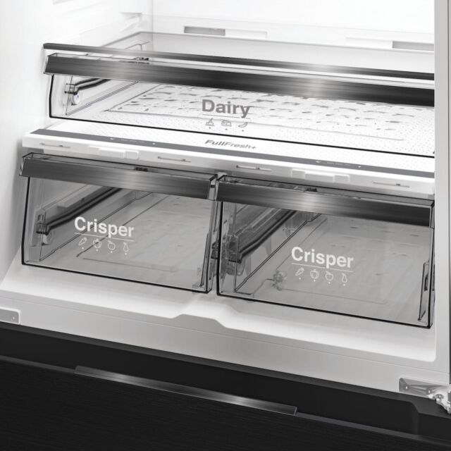 Whirlpool WHG2 6513 XK4UK Dual No Frost American Fridge Freezer with Fresh Lock