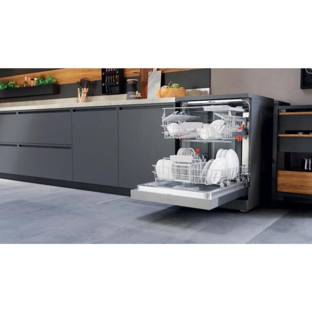 Hotpoint HFC 3C26 WC X UK Dishwasher - Inox