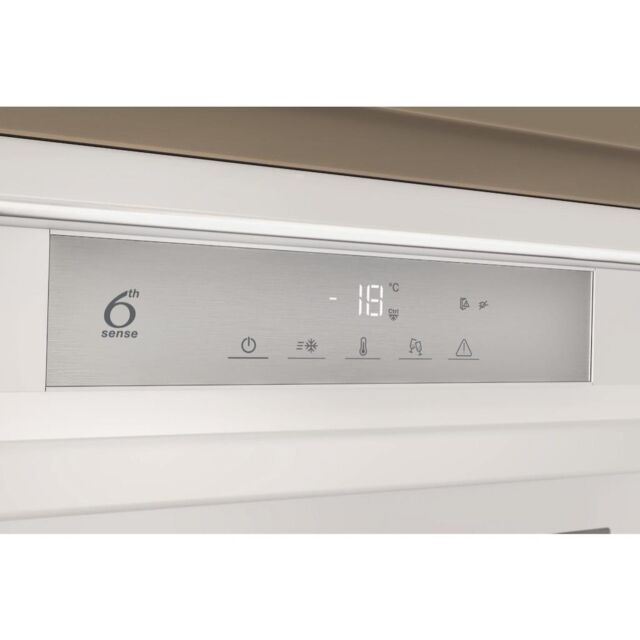 Whirlpool WHSD18F023C1 Integrated Upright Freezer - White