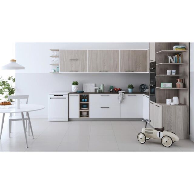 Indesit DFO 3T133F UK Dishwasher - White