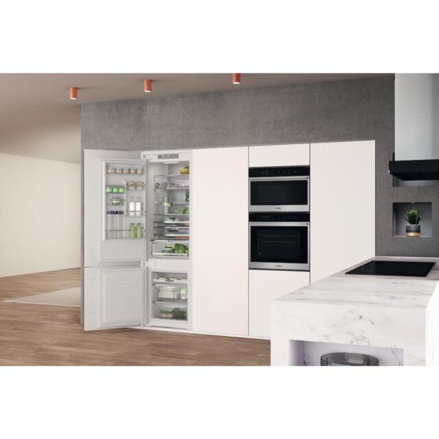 Whirlpool WHC20T573PUK Built-In Total No Frost 70/30 Fridge Freezer
