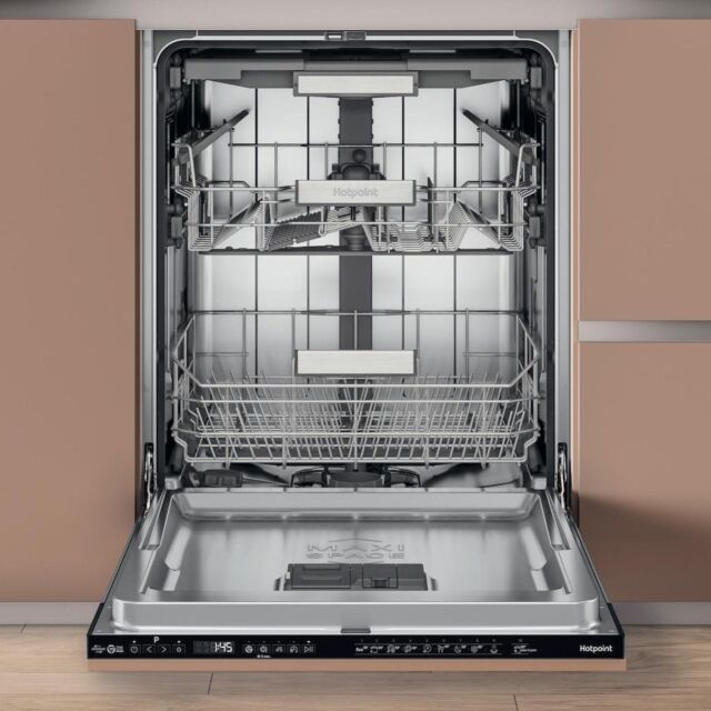 Hotpoint H7I HP42 L UK Built-In 15 Place Setting Dishwasher