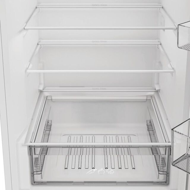 Indesit INKS 1361 S4UK Freestanding 60/40 Fridge Freezer - Silver