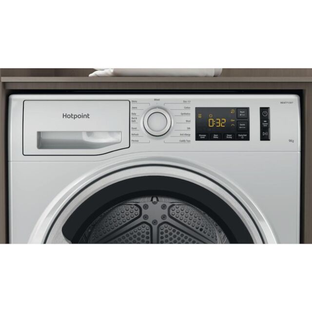Hotpoint NT M11 92SSK UK Freestanding 9kg Heat Pump Tumble Dryer - Silver
