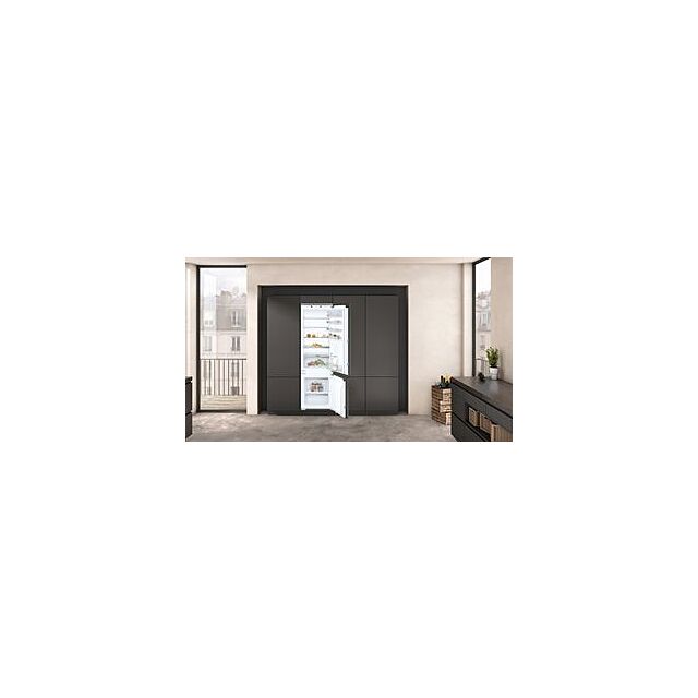 Neff KI6873FE0G, Built-in fridge-freezer with freezer at bottom
