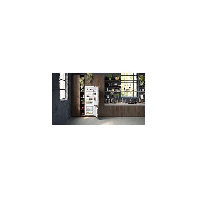 Neff KI5872SE0G, Built-in fridge-freezer with freezer at bottom