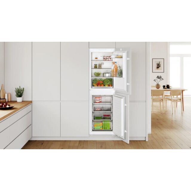Bosch KIN85NSE0G, Built-in fridge-freezer with freezer at bottom