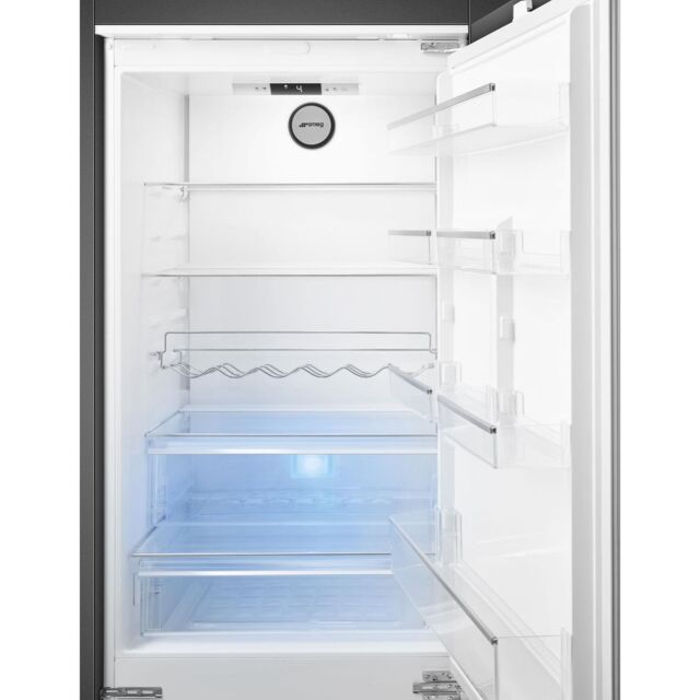 Smeg C875TNE Integrated Frost Free Fridge Freezer