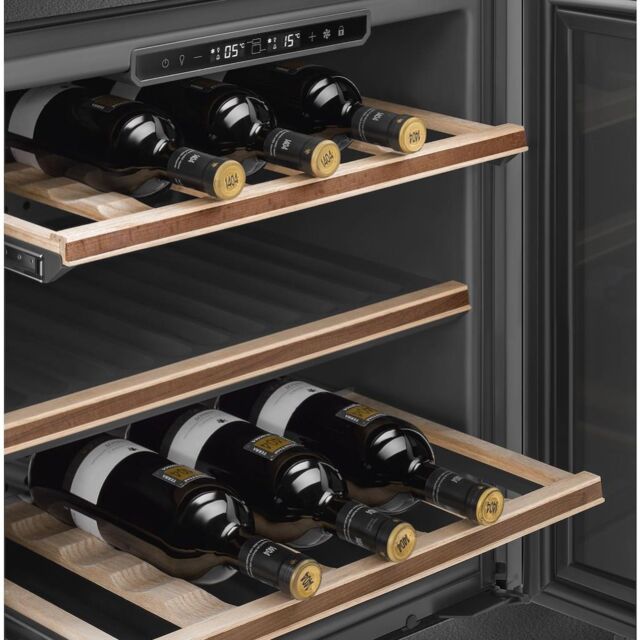 Smeg CVI129G 60cm Linea Integrated Wine Cooler