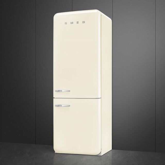 Smeg FAB38RCR5 70cm 50s Style Right Hand Hinge Fridge Freezer, Cream