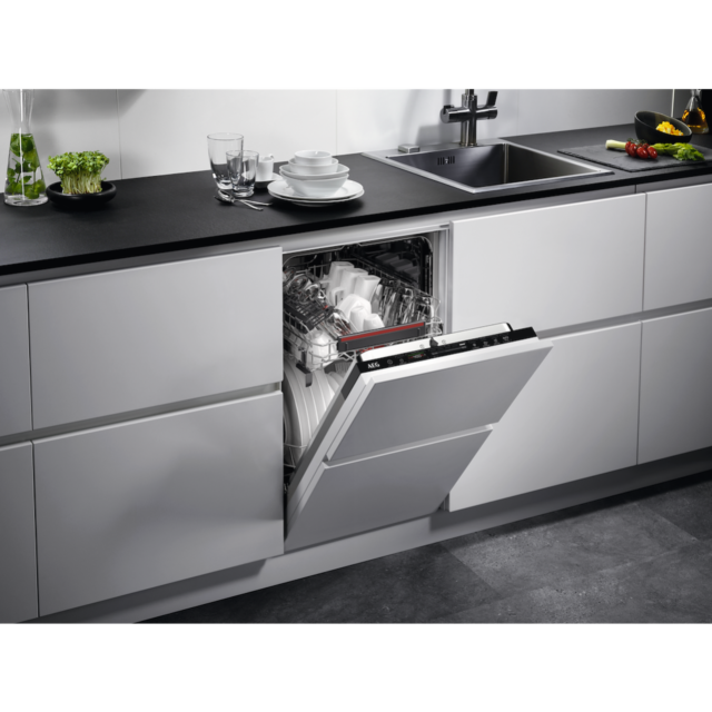 AEG FSB73427Z Integrated Slimline Dishwasher - 9 Place Settings - D Rated