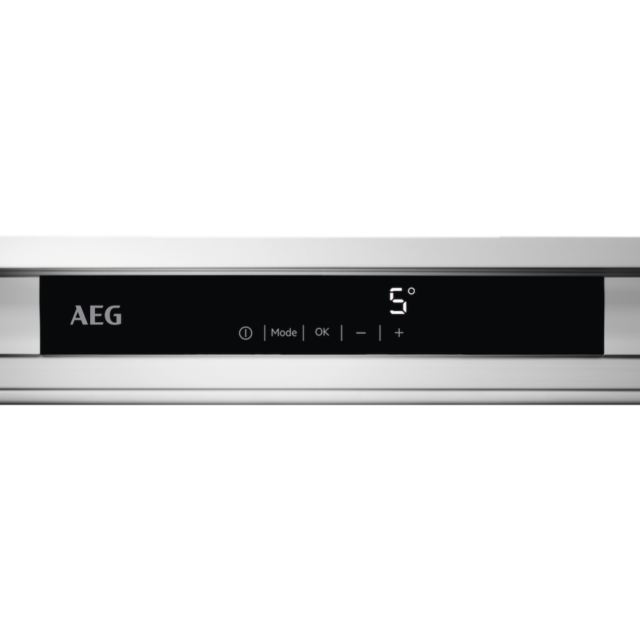AEG SKE818E1DC 6000 Series Built-In Tall Fridge