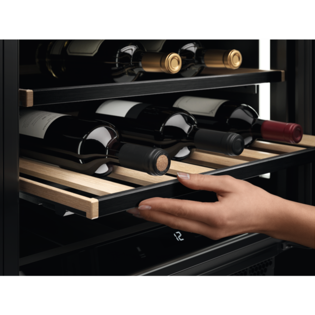 AEG AWS4052B5B Integrated Wine Cooler - Black