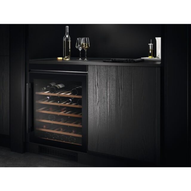 AEG AWS4052B5B Integrated Wine Cooler - Black