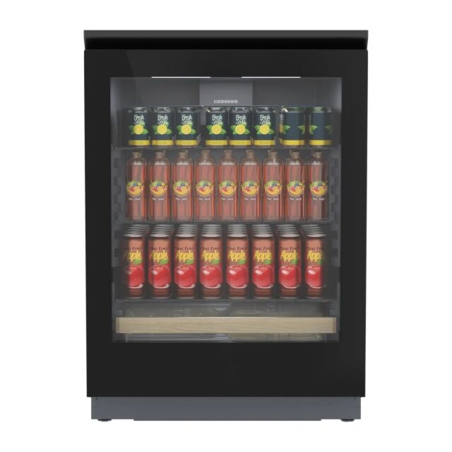 Liebherr UBCGB3731 4 shelves, Steel Interior, 135 litre cooling volume
