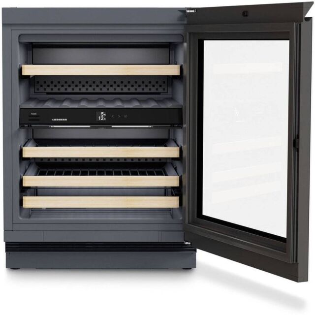 Liebherr UWGB3632 5 Shelves, Humidityselect, Tempprotectplus, Uvprotect, Vibratesafe, Telescopic Rai